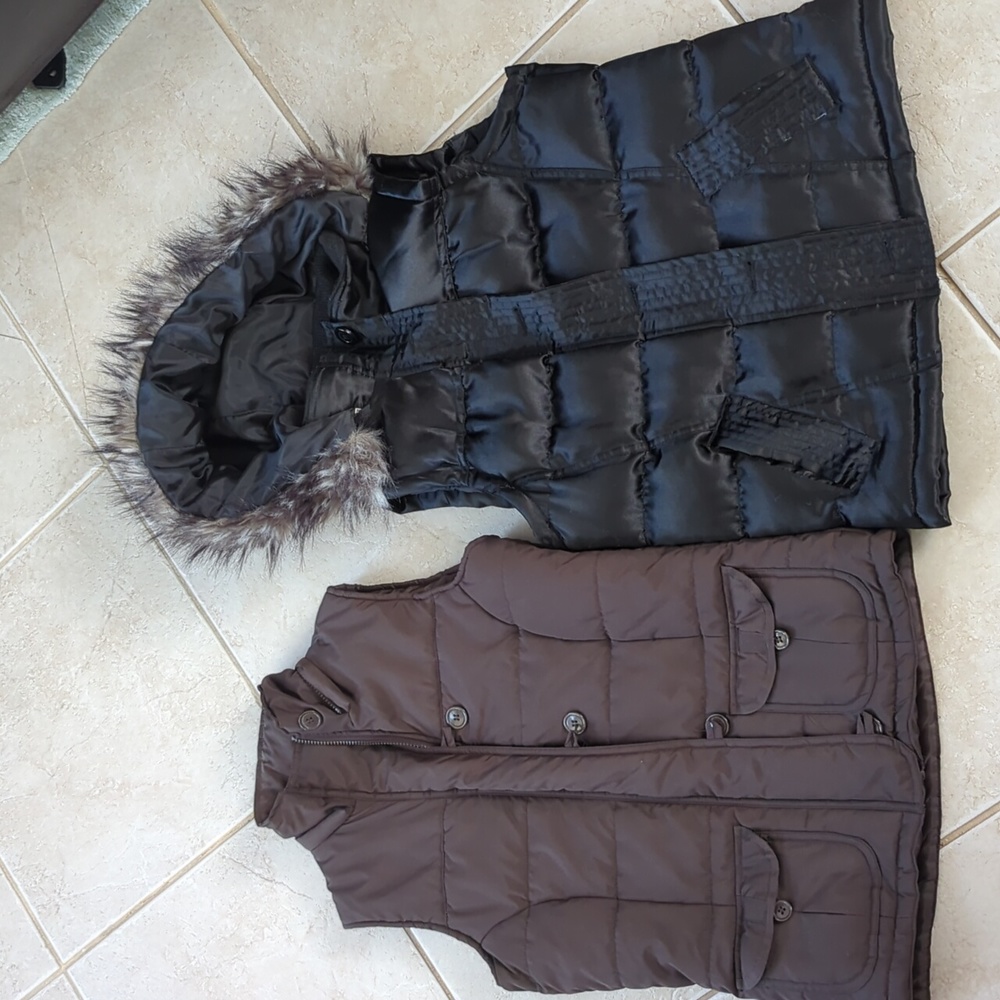Black and brown puffer vests small from vanity